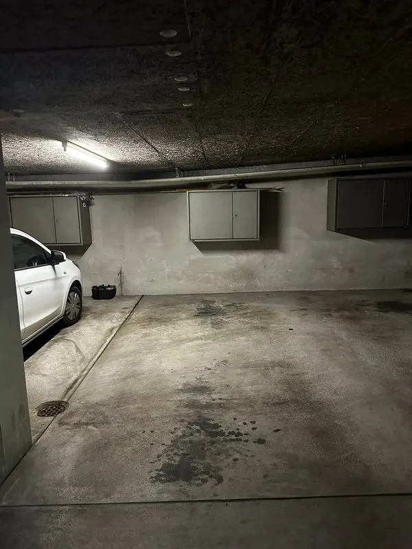 Tiefgaragenstellplatz