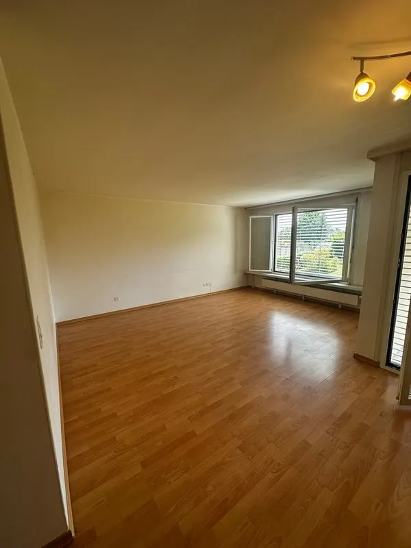 Offener Wohn- und Schlafbereich der 1-Zimmer-Wohnung